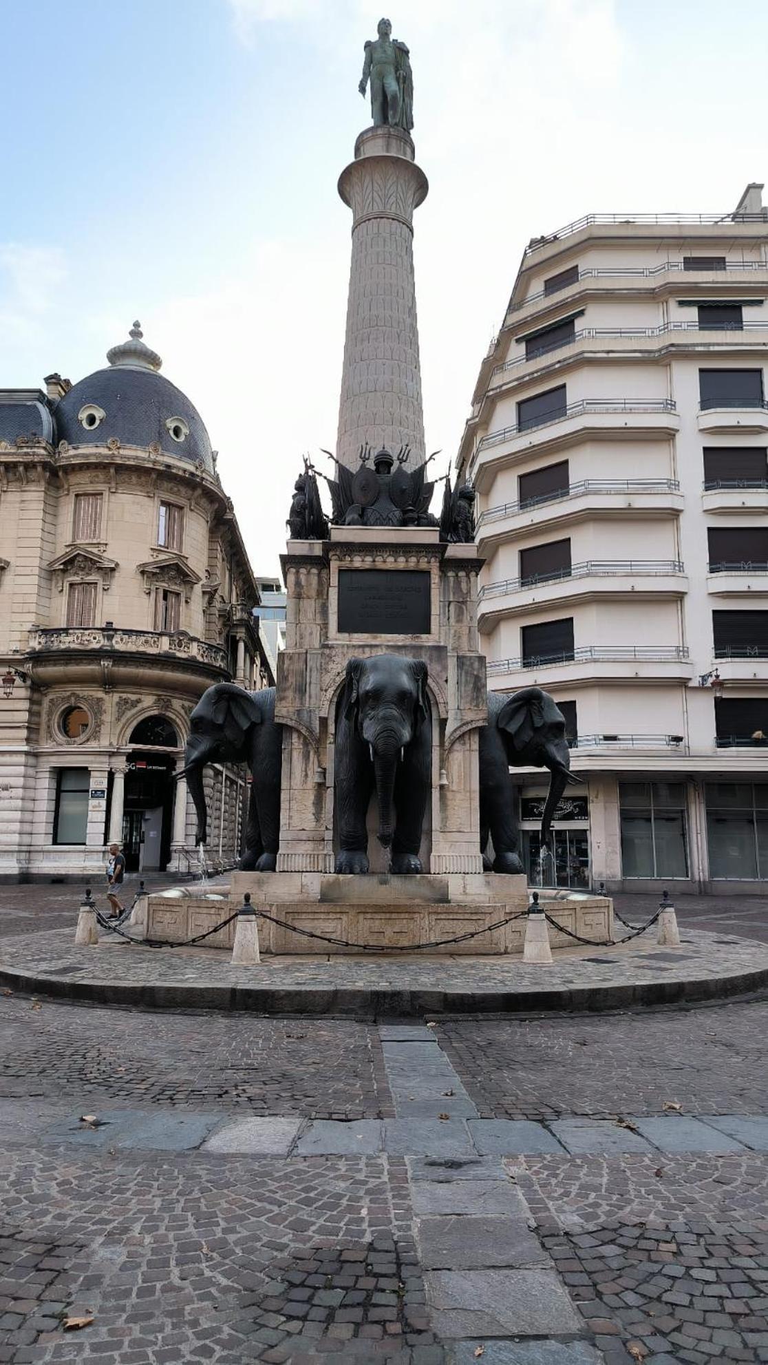 L'Ecrin De Chambery, Coeur De Centre Ville, Calme Et Espace Exterior foto